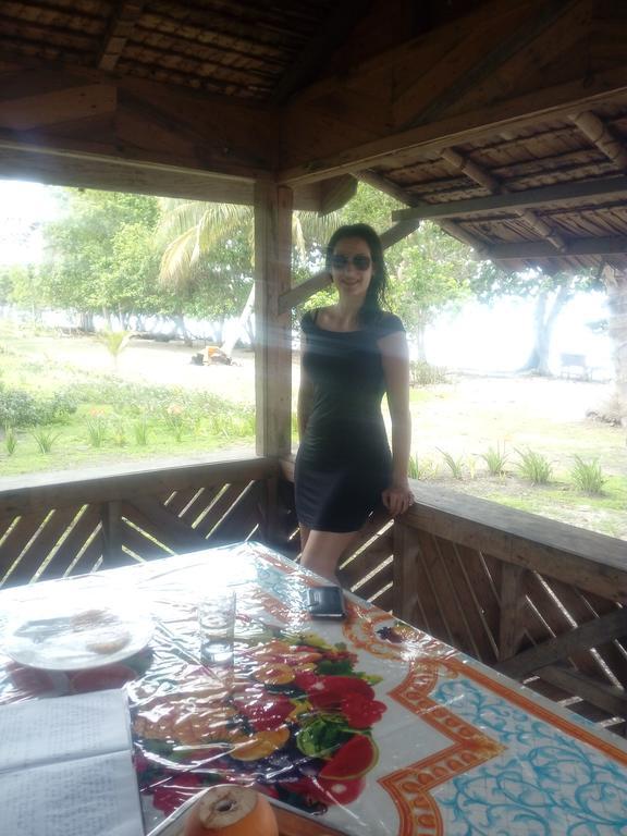 Dolphin View Beach Hotel Ndoma Buitenkant foto